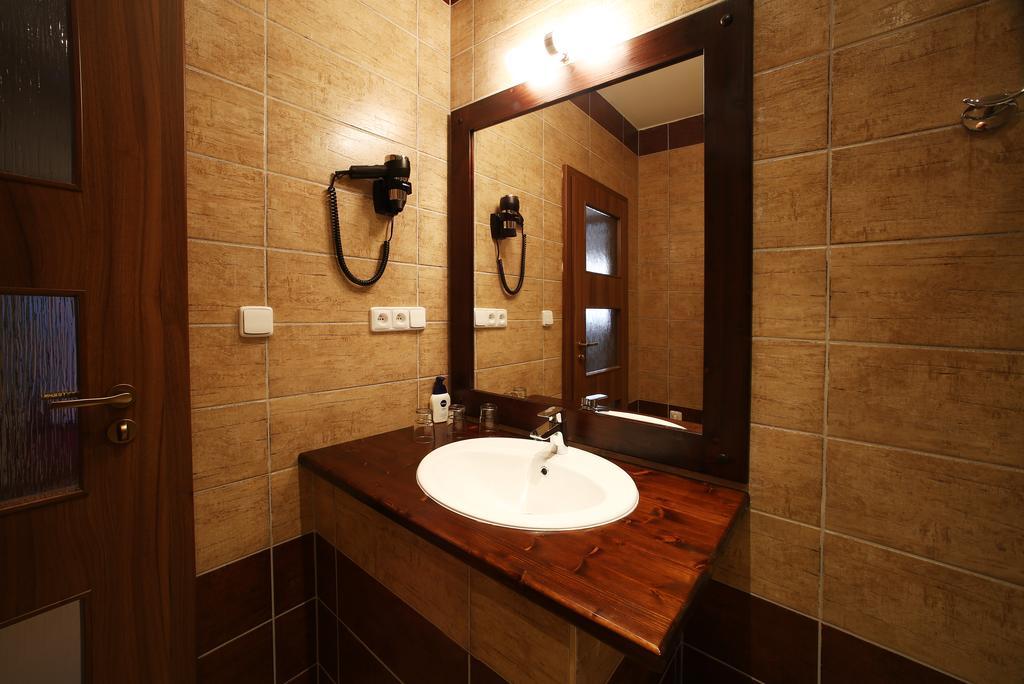 Apartments & Suites Zluta Hruska Plzen Ngoại thất bức ảnh