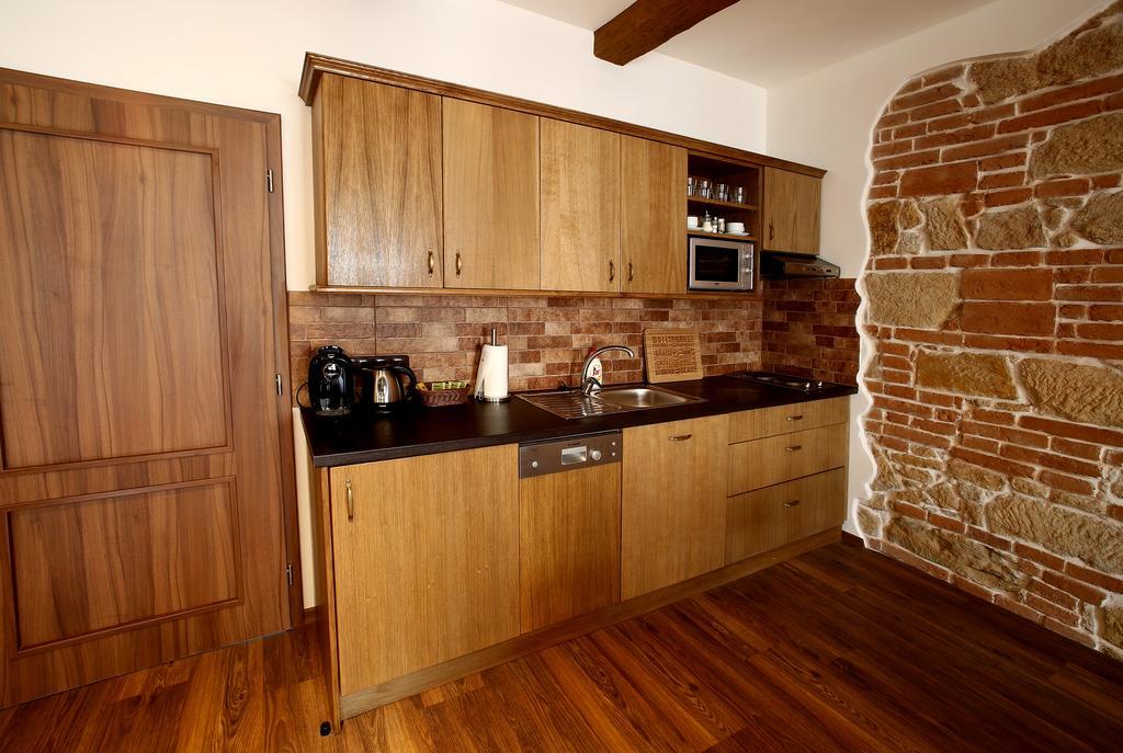 Apartments & Suites Zluta Hruska Plzen Ngoại thất bức ảnh