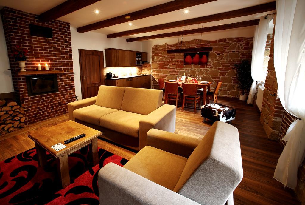 Apartments & Suites Zluta Hruska Plzen Ngoại thất bức ảnh