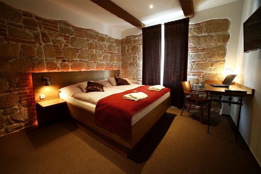 Apartments & Suites Zluta Hruska Plzen Ngoại thất bức ảnh