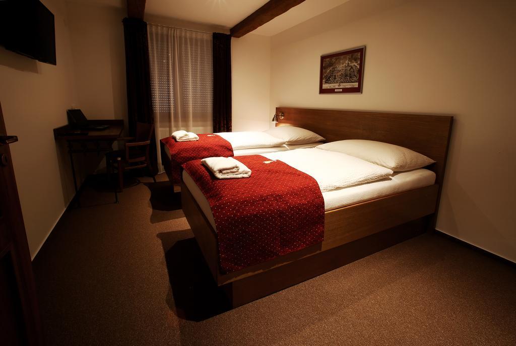 Apartments & Suites Zluta Hruska Plzen Ngoại thất bức ảnh