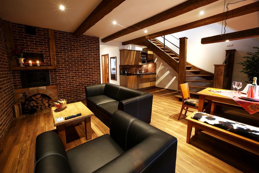 Apartments & Suites Zluta Hruska Plzen Ngoại thất bức ảnh