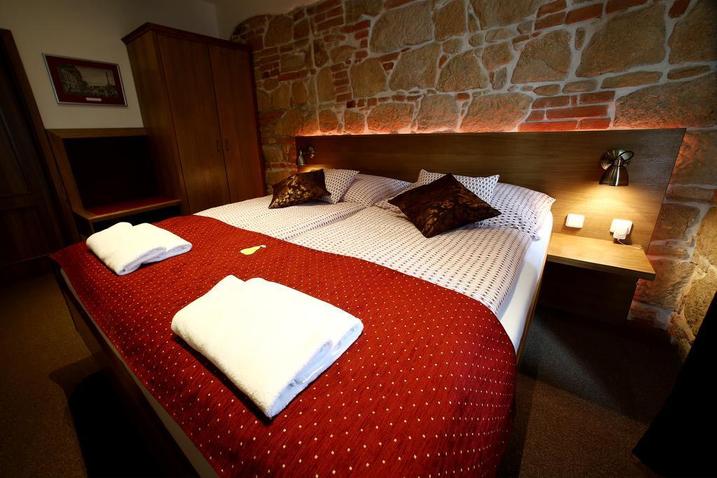 Apartments & Suites Zluta Hruska Plzen Ngoại thất bức ảnh