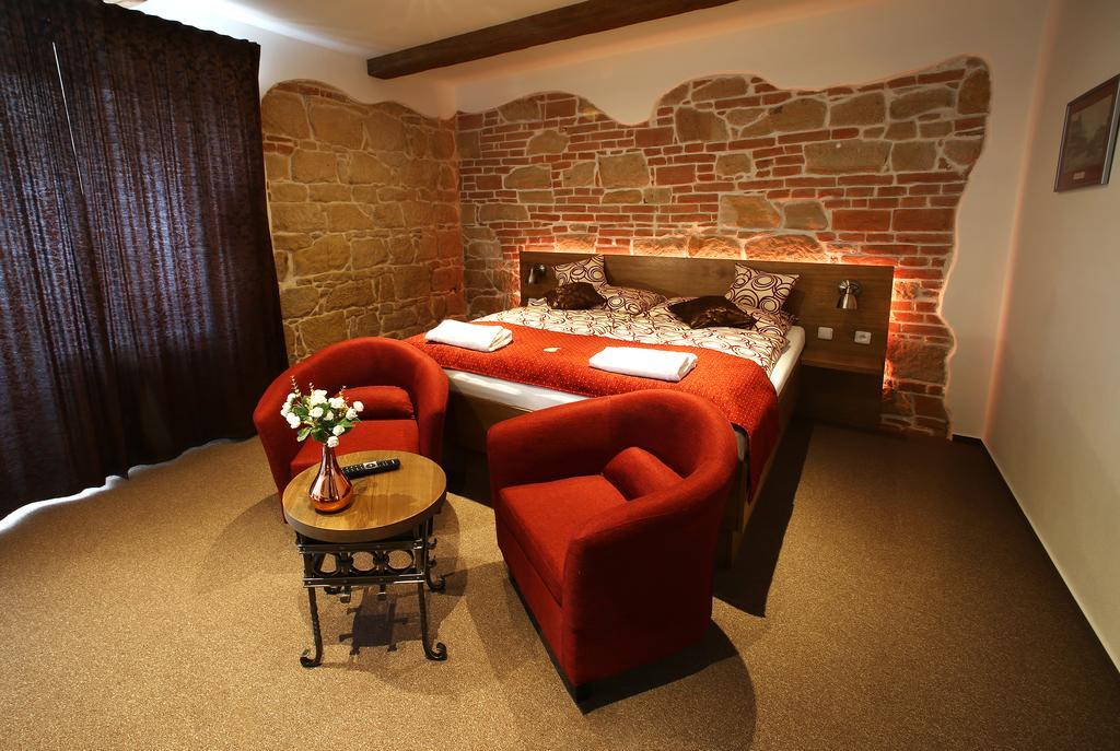 Apartments & Suites Zluta Hruska Plzen Ngoại thất bức ảnh