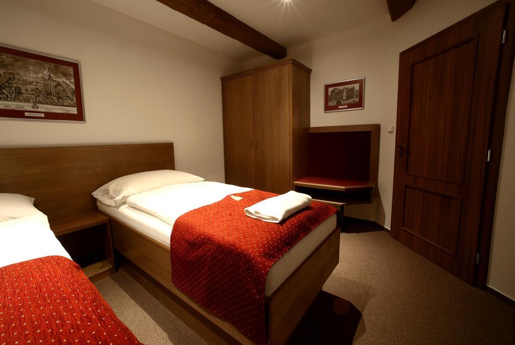 Apartments & Suites Zluta Hruska Plzen Ngoại thất bức ảnh